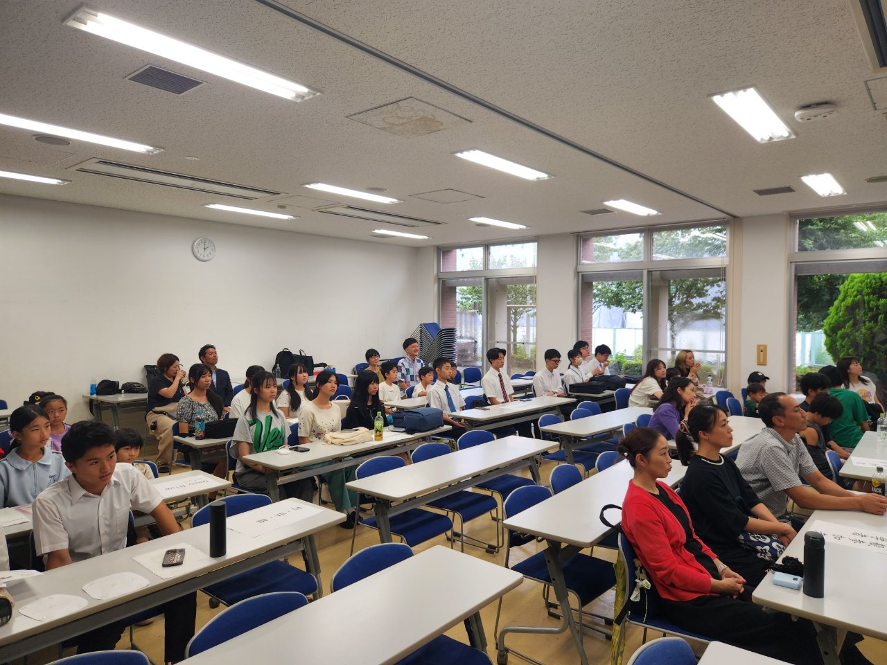 SHIBUSAWA CUP予選大会の会場。参加する子どもたちと保護者、一般の観覧者が集まった