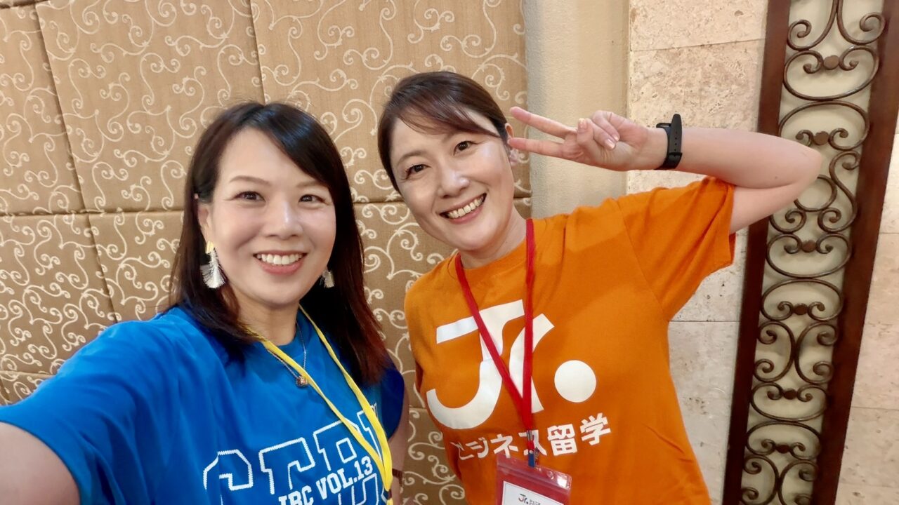 第13期キャンプ（セブ島）で、岩田かおりさんと近藤英恵